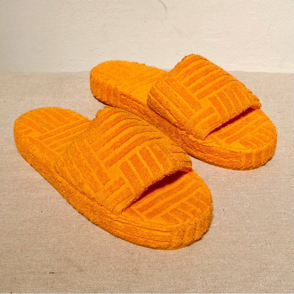Bottega Veneta tangerine orange resort terry cloth slide sandals size 42